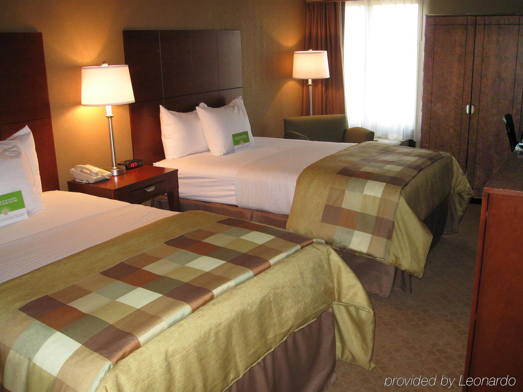 נורת' קנטון Country Inn & Suites By Radisson, Canton Near Hall Of Fame חדר תמונה